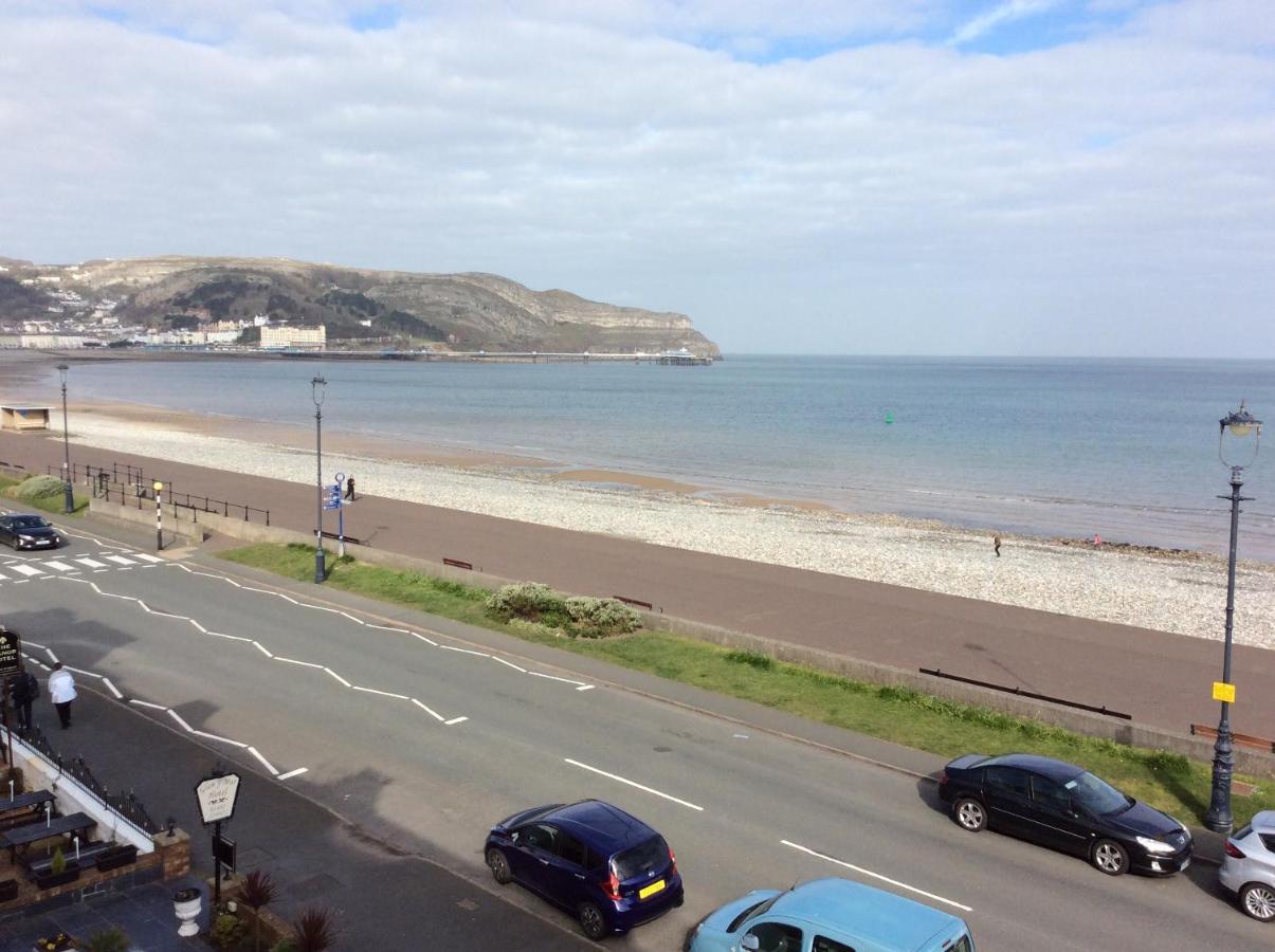 Frosty Towers Bed & Breakfast Llandudno Exterior photo